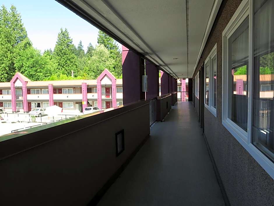 North Vancouver Hotel