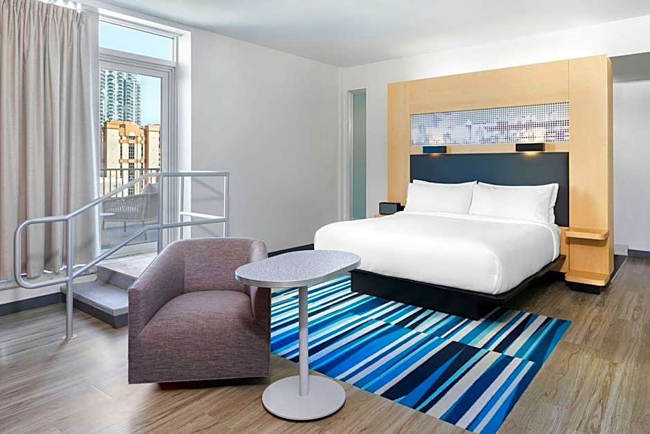 Aloft Tampa Downtown