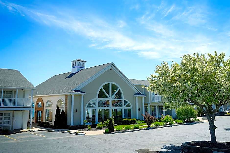 Baymont by Wyndham St. Ignace Lakefront