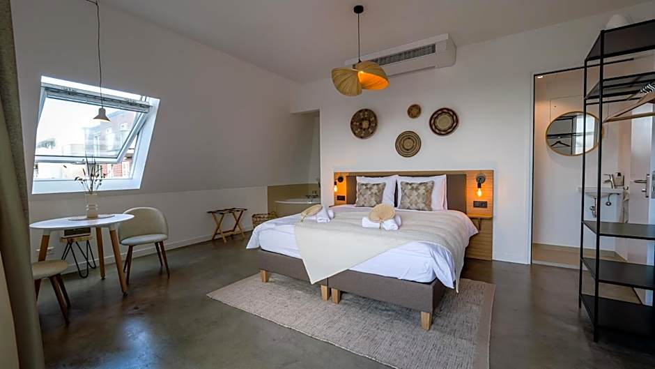 Photo 1 of 6 of Suite, Balcony