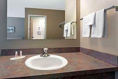 1 Queen Bed, Deluxe Room, Non-Smoking