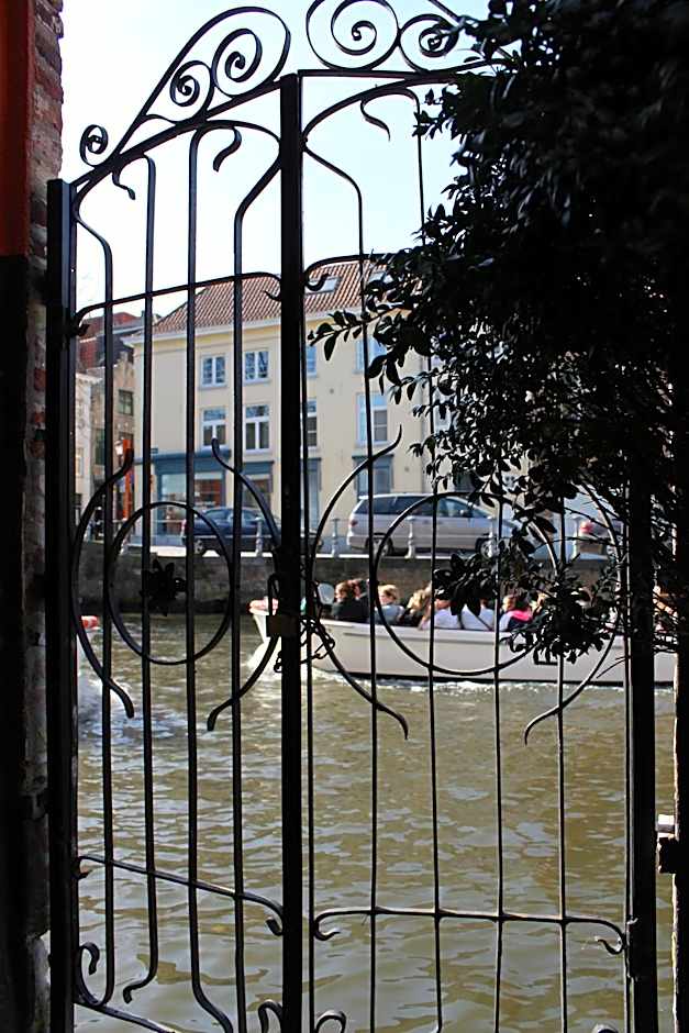 Canalview Hotel Ter Reien