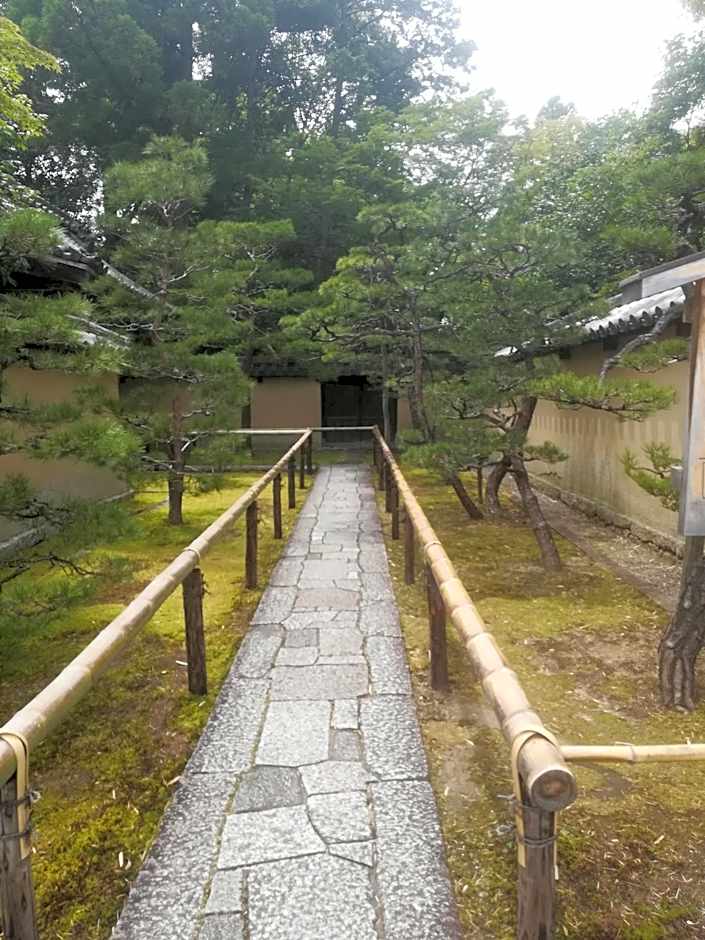 Ez guest house