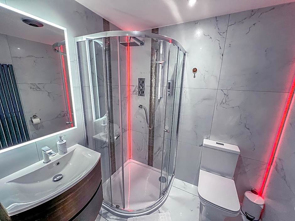 Quayside Hotel & Bar