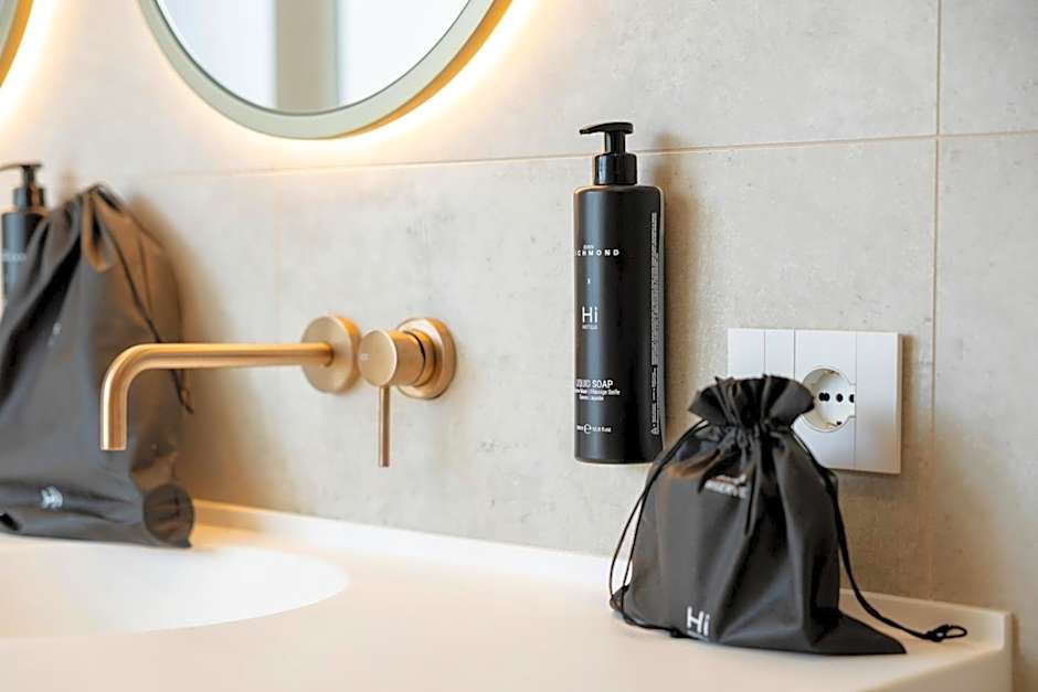 Hi Hotels Sirmione - Lakeview Pool