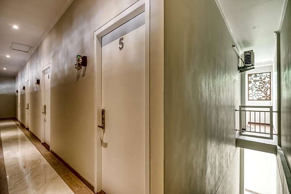 RedDoorz Plus near Gembira Loka Zoo 2