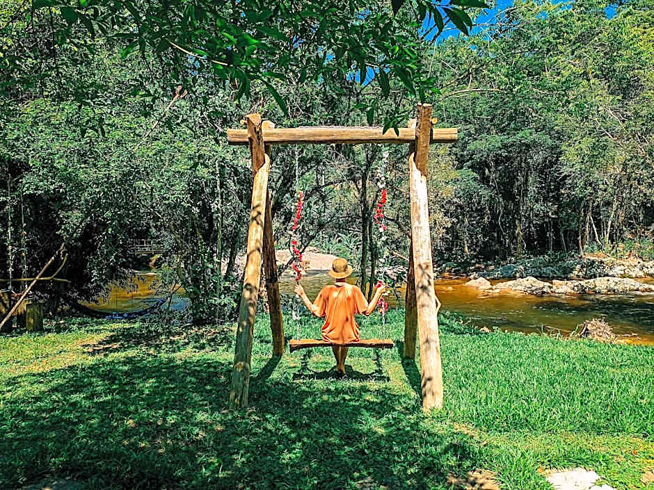 Suíte com Mezanino e Cachoeira no Quintal