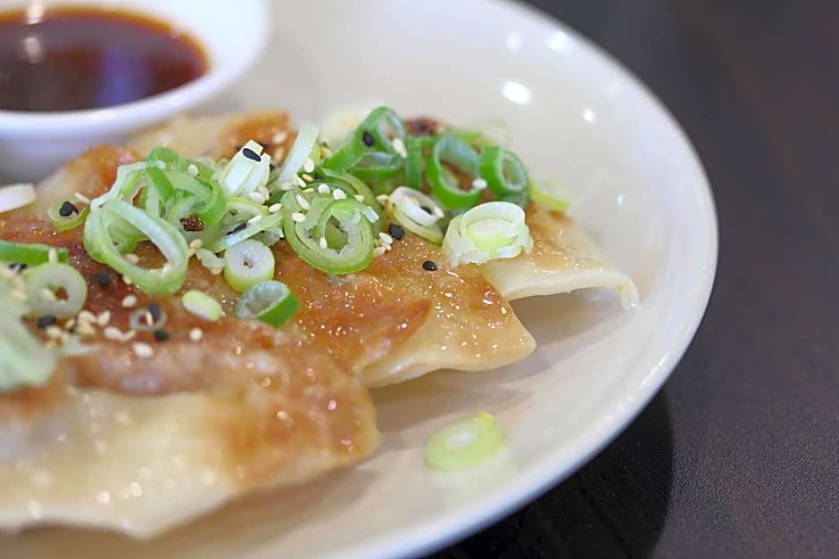 Springfield Lakes Hotel