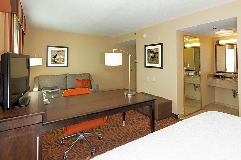 Hampton Inn By Hilton & Suites Jacksonville-Airport