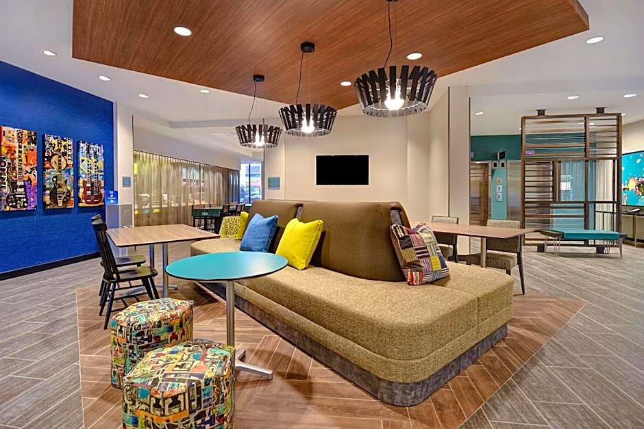 Home2 Suites by Hilton Kalamazoo Downtown, MI
