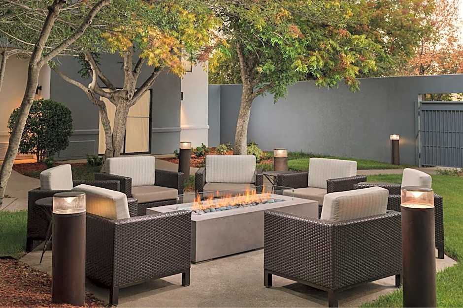 Courtyard by Marriott Dallas Lewisville