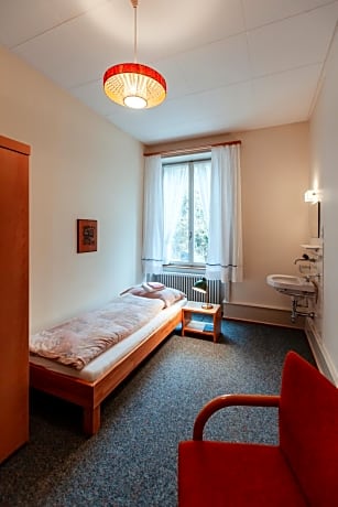 Single Room with Shared Bathroom