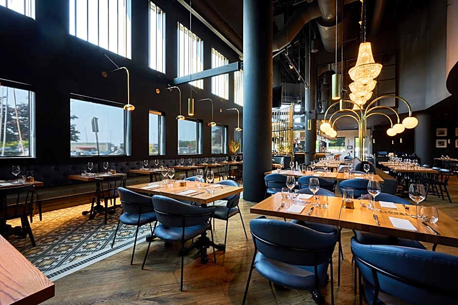 Holiday Inn & Suites Ottawa West - Kanata By IHG