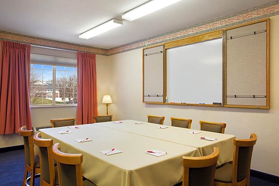 Ramada Limited Bloomington