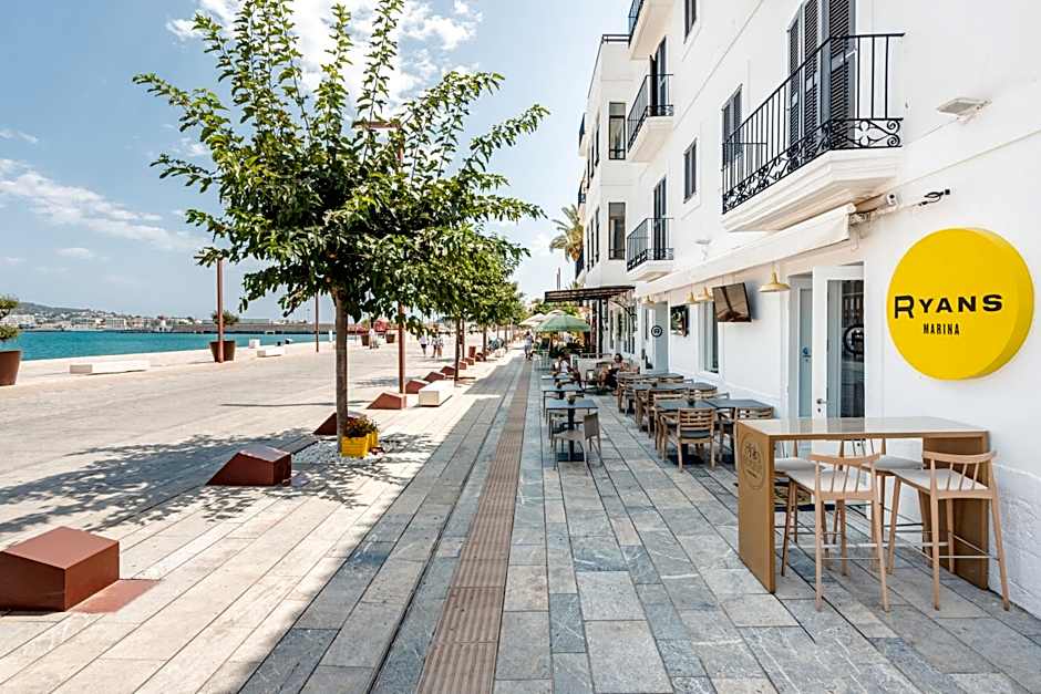 Ryans La Marina