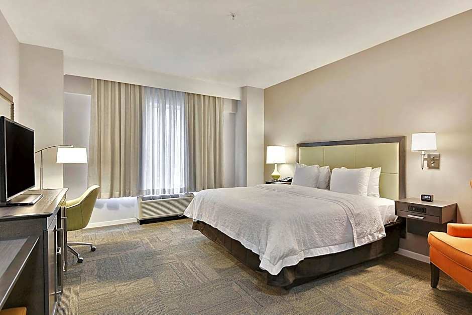 Hampton Inn By Hilton Alexandria-Old Town/King St. Metro