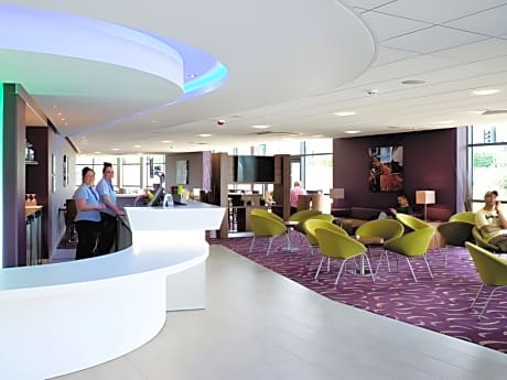 Holiday Inn Express Dunstable By IHG