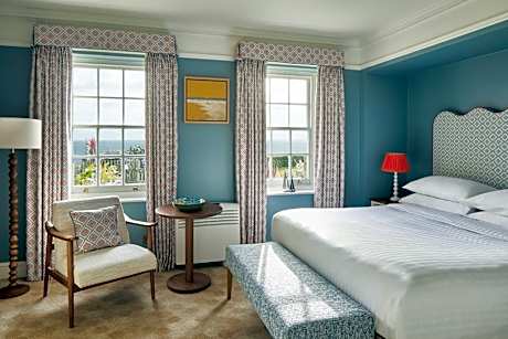 Newly Renovated Coastal Cottage Room
