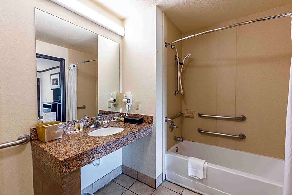 Days Inn by Wyndham Oklahoma City/Moore