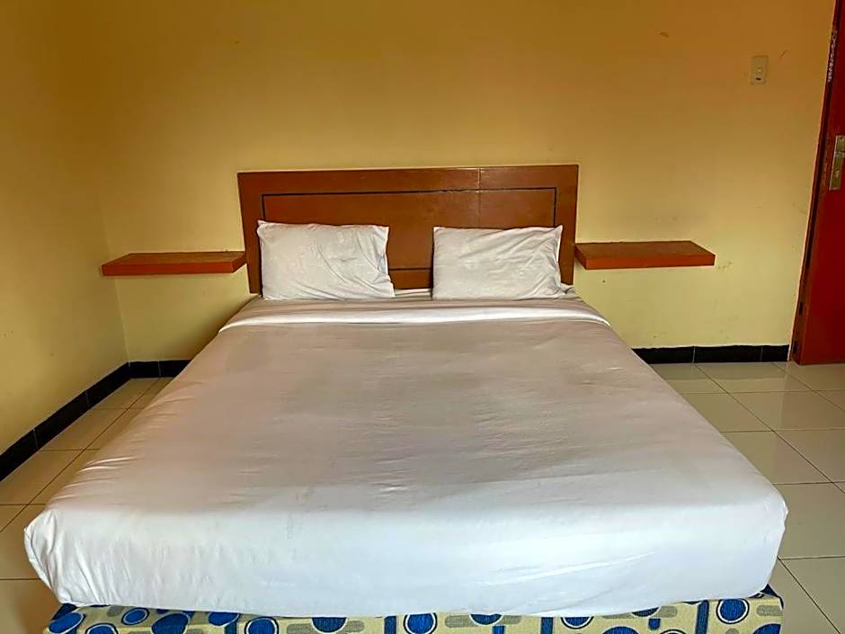 Capital O 93285 Residence Hotel Syariah