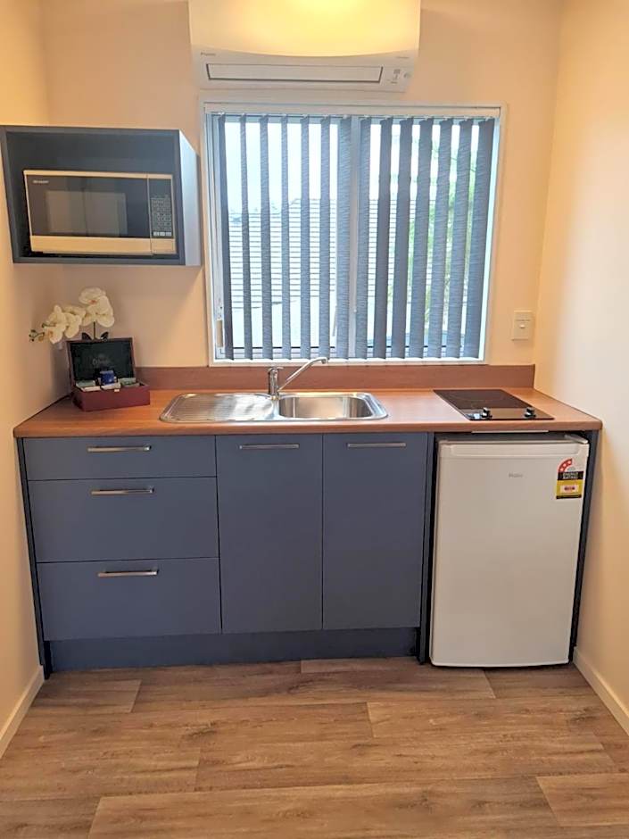 Avenue Heights Motel