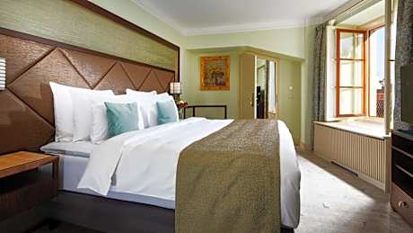 Two-Bedroom Apartment with Garden View