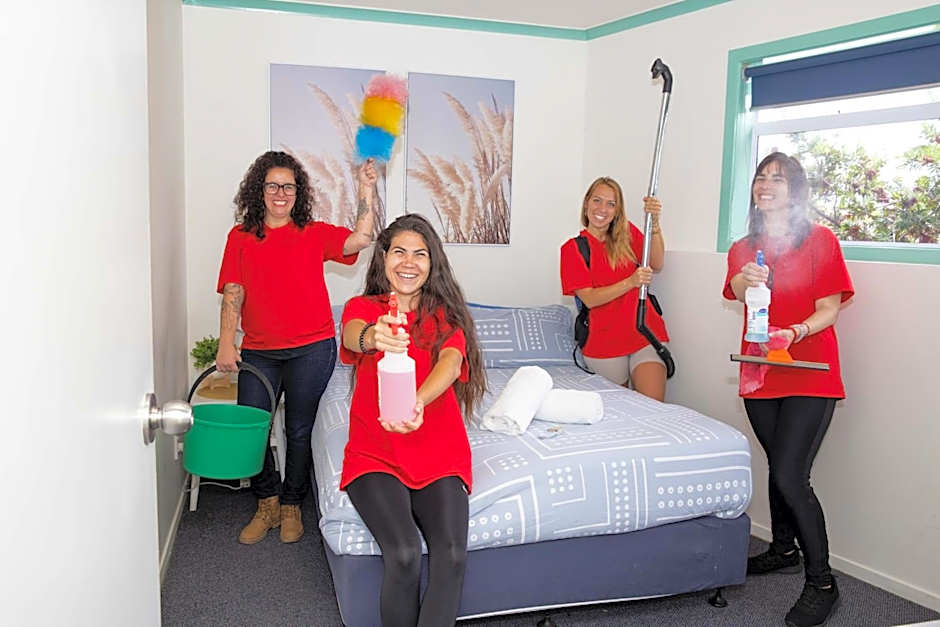 Pacific Coast Lodge and Backpackers