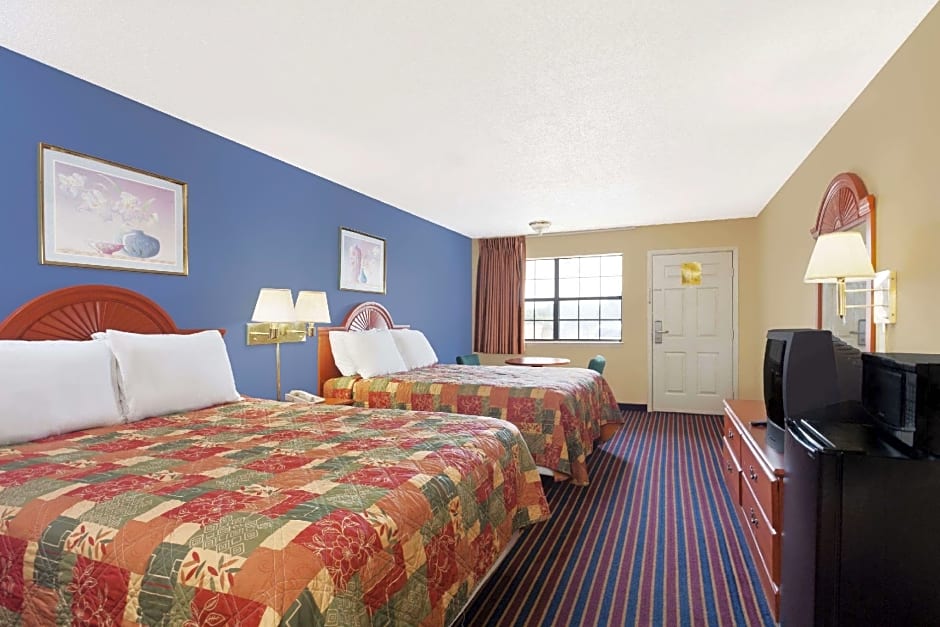 Days Inn by Wyndham Downtown-Nashville West Trinity Lane