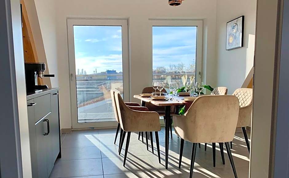 Luxury Penthouse Jacuzzi, Pool Table, Bbq & Desks