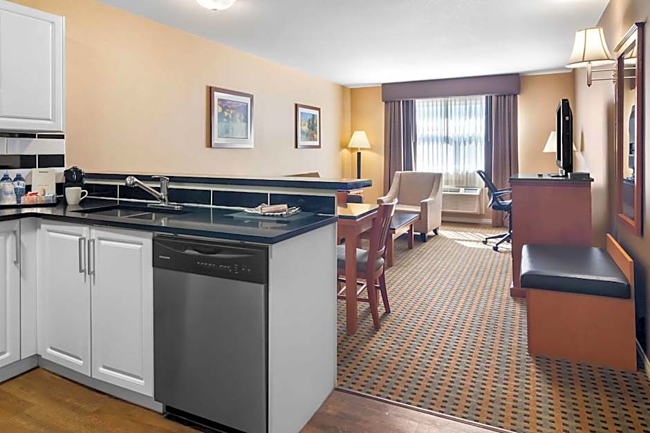 Best Western Plus Sunrise Inn