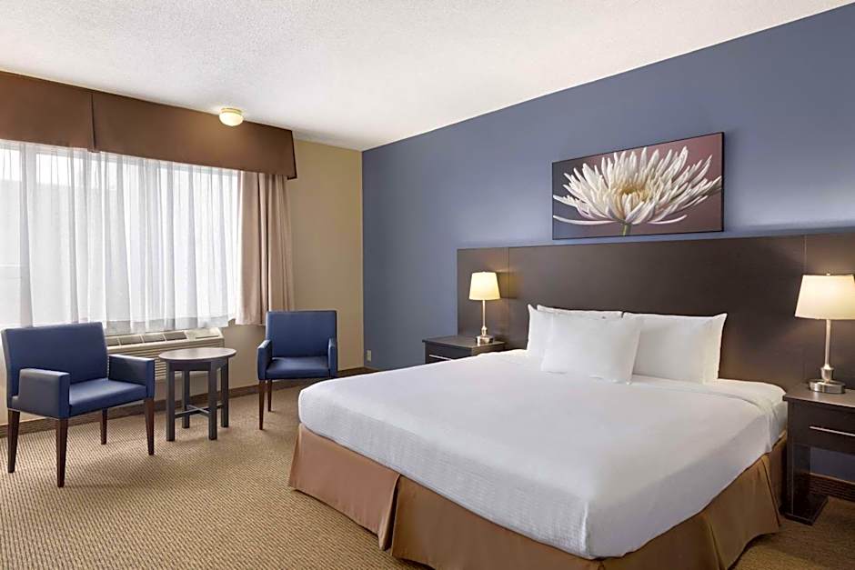 Days Inn & Conference Centre by Wyndham Montreal Airport