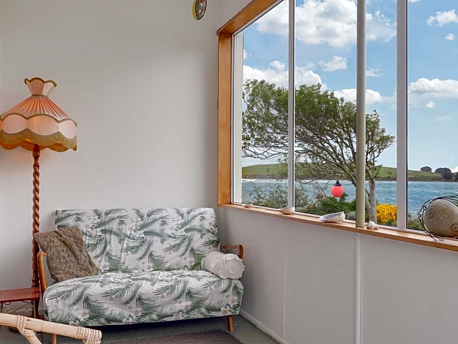 Surat Bay Lodge by the Sea/Backpackers Hostel