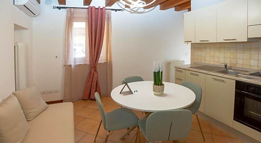 Giardino Giusti House & Court