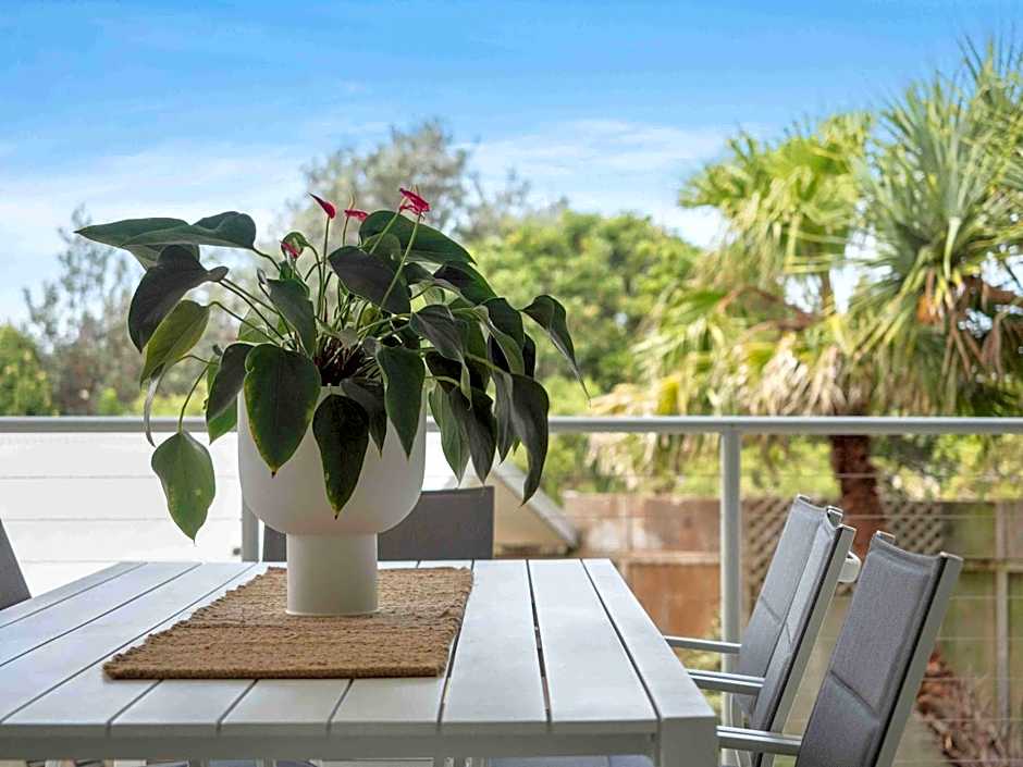 Pacific Marina Apartments