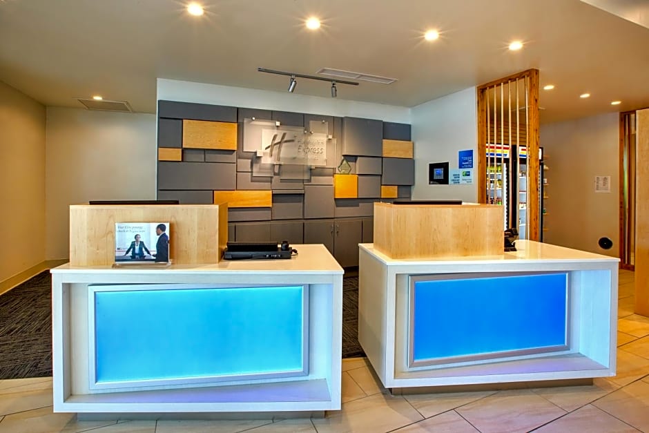 Holiday Inn Express & Suites New Castle By IHG