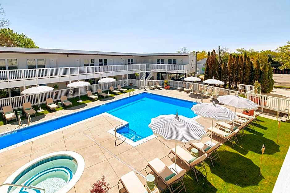 Greenporter Hotel