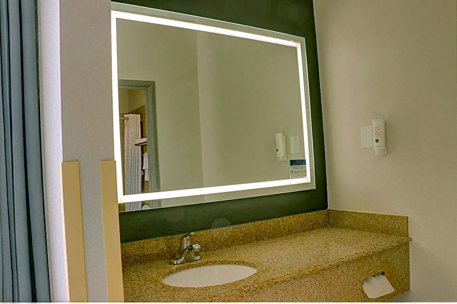 Quality Inn & Suites Roswell North