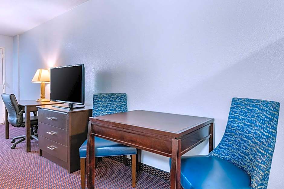 Quality Inn Sarasota North Near Lido Key Beach