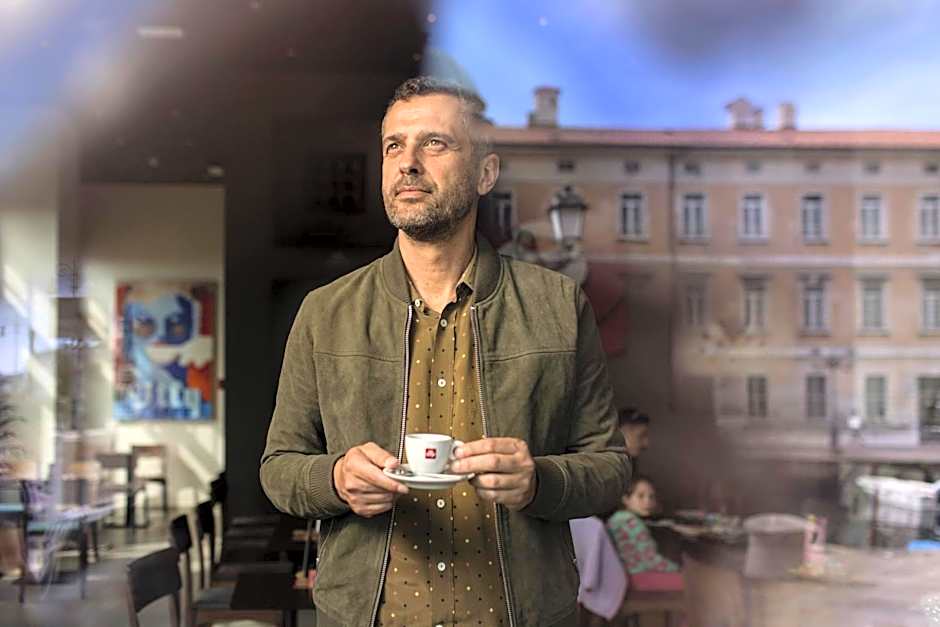 URBANAUTS STUDIOS Minelli