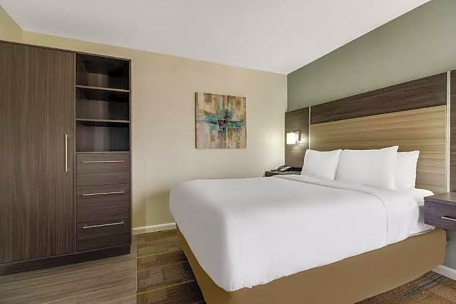MainStay Suites