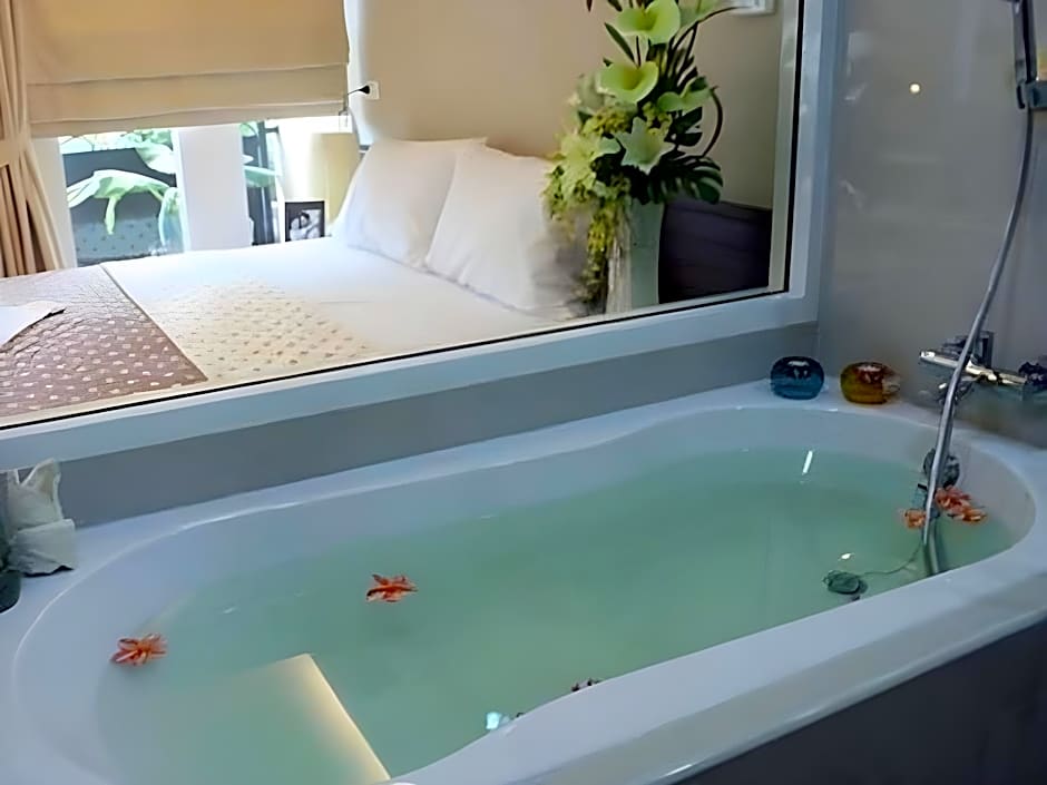 Greenview Ekkamai 10 Suite