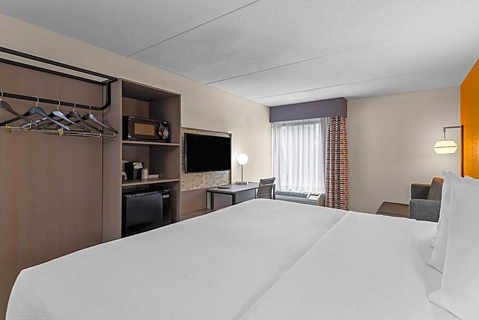 Spark by Hilton Syracuse Carrier Circle