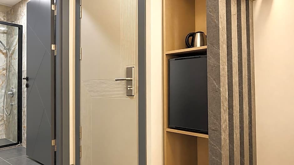 TALLES CITY HOTEL