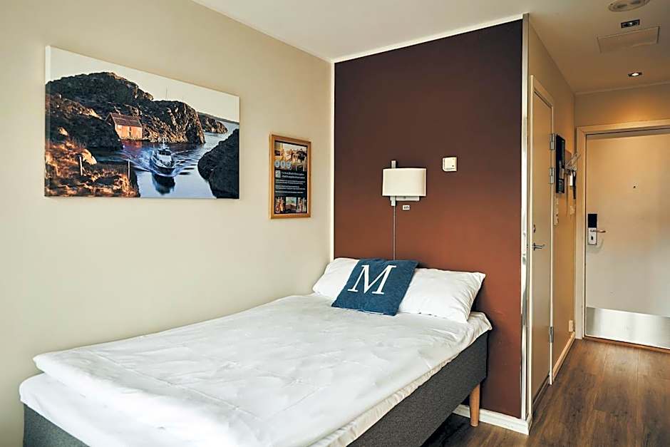 Photo 1 of 7 of Compact Single Room