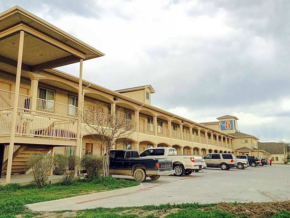 Motel 6-Rhome, TX