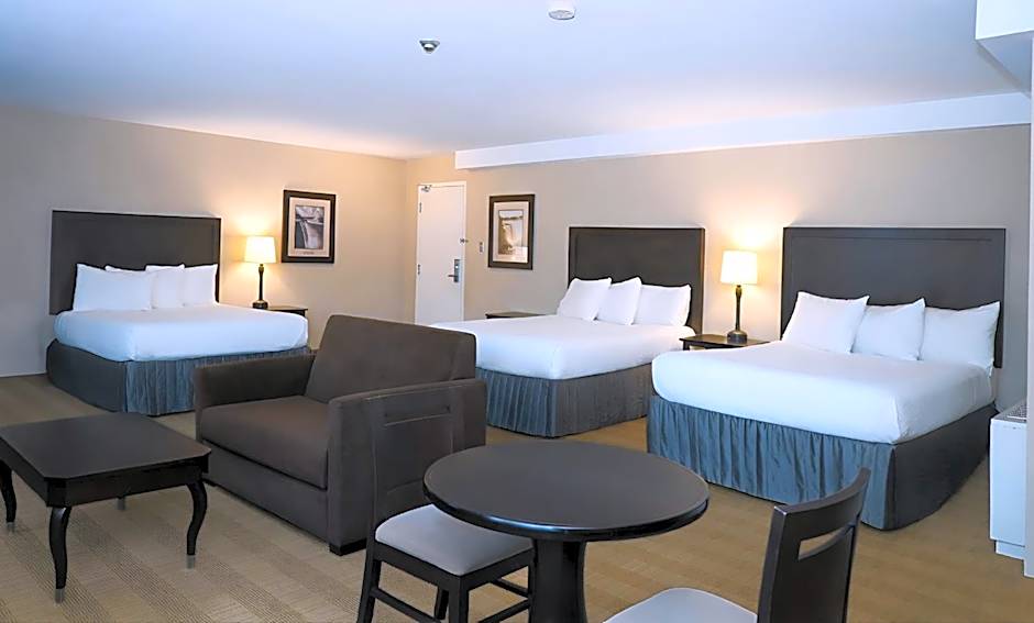Photo 1 of 6 of Family 3 Queen Beds Suite