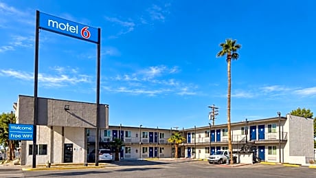 Motel 6-Blythe, CA - South