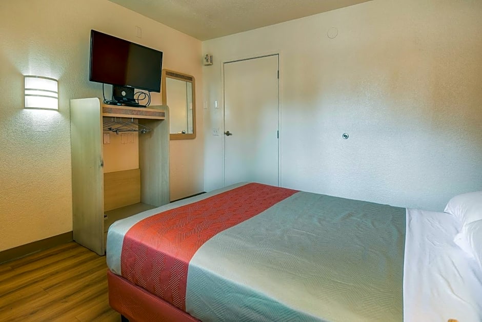 Motel 6 Chino, CA - Los Angeles Area