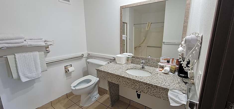 Oakridge Inn & Suites