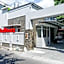 RedDoorz near Solo Square 3